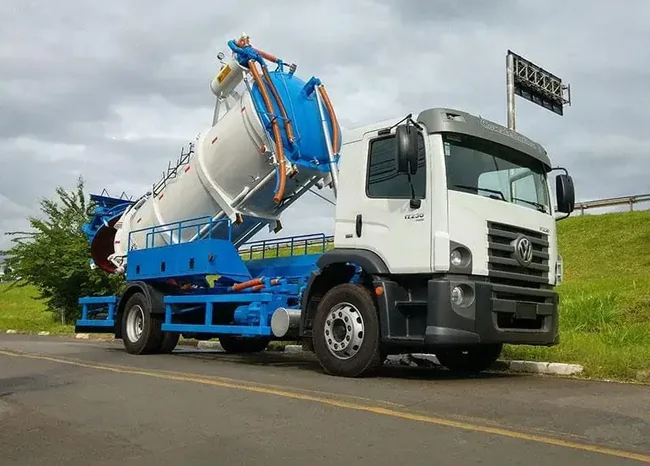 Caminhão equipado para desentupimento 24 Horas - Atendimento 24h com orçamento gratuito